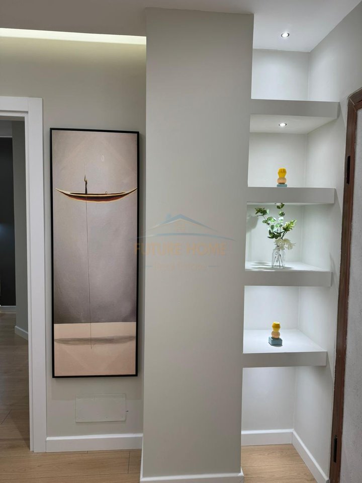 Shitet, Apartament 2+1, Zogu i Zi, Tirane.