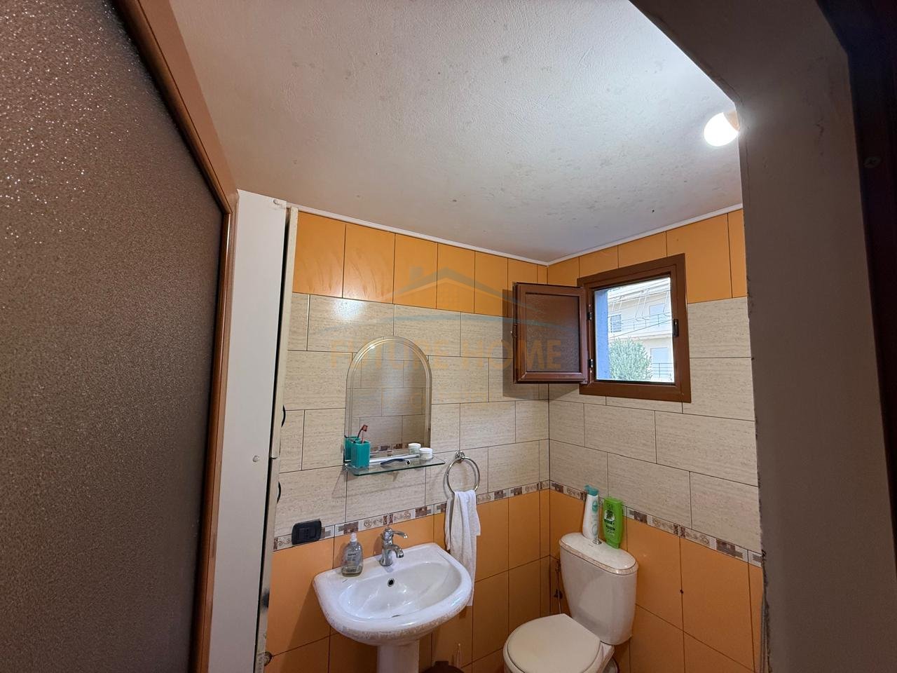Shitet, Vile 2 Katëshe, Uje te  Ftohtë, Vlorë
