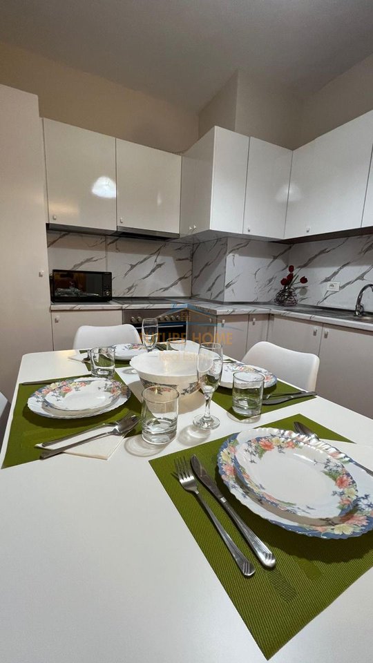 Affitto, Appartamento 2+1, Petro Nini, Bllok, Tirana.