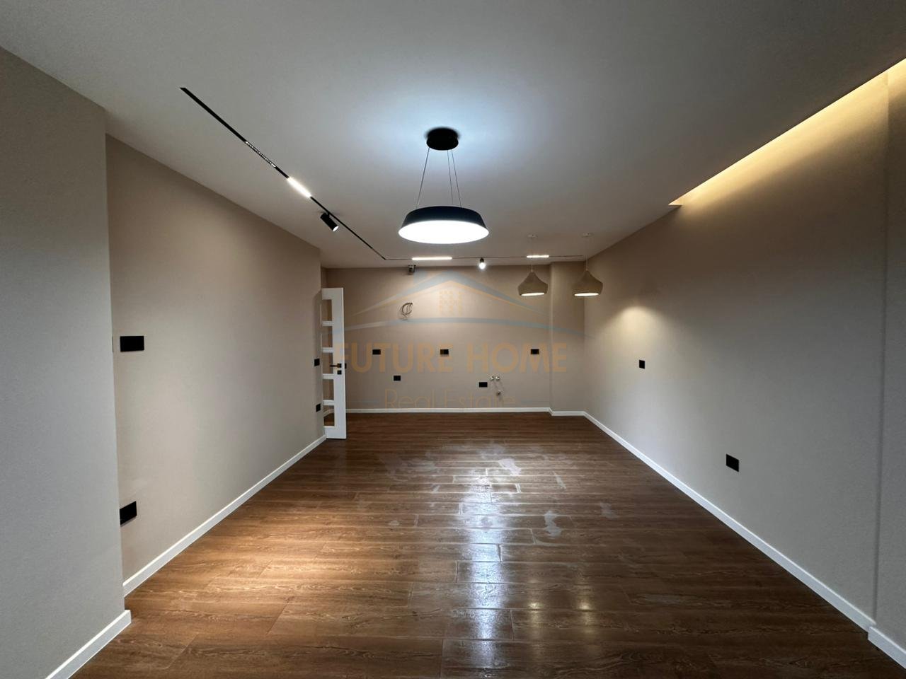 In vendita, Appartamento 2+1, Comune di Parigi, Tirana