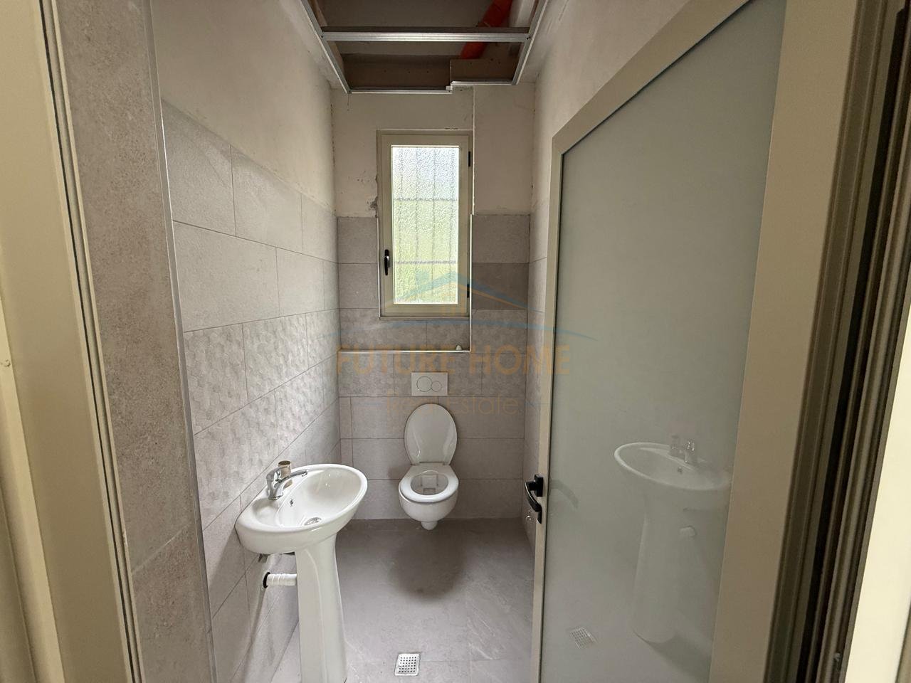 Biznes 1+2 Me Qira në Uji i Ftohtë, Vlorë