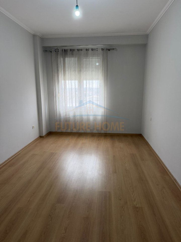For sale, 3+1 Apartment, Kamëz, Tirana