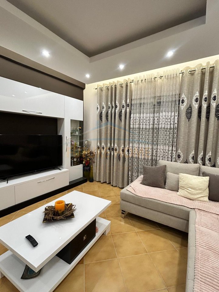 Qera,Apartament 2+1, Fresk, Tirane