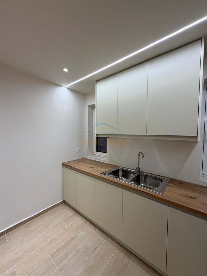 Shitet,  Apartamenti 1+1 Rruga Flamurit, Sarande