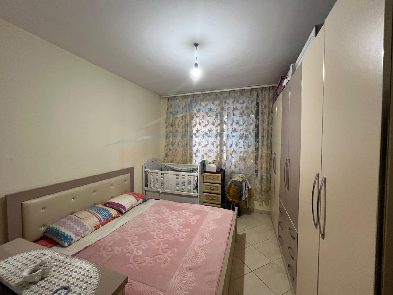 Shitet, Apartament 2+1, Misto Mame, Tiranë.