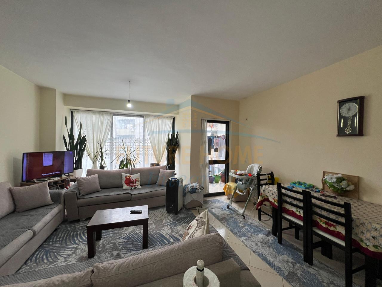 Shitet, Apartament 2+1, Misto Mame, Tiranë.