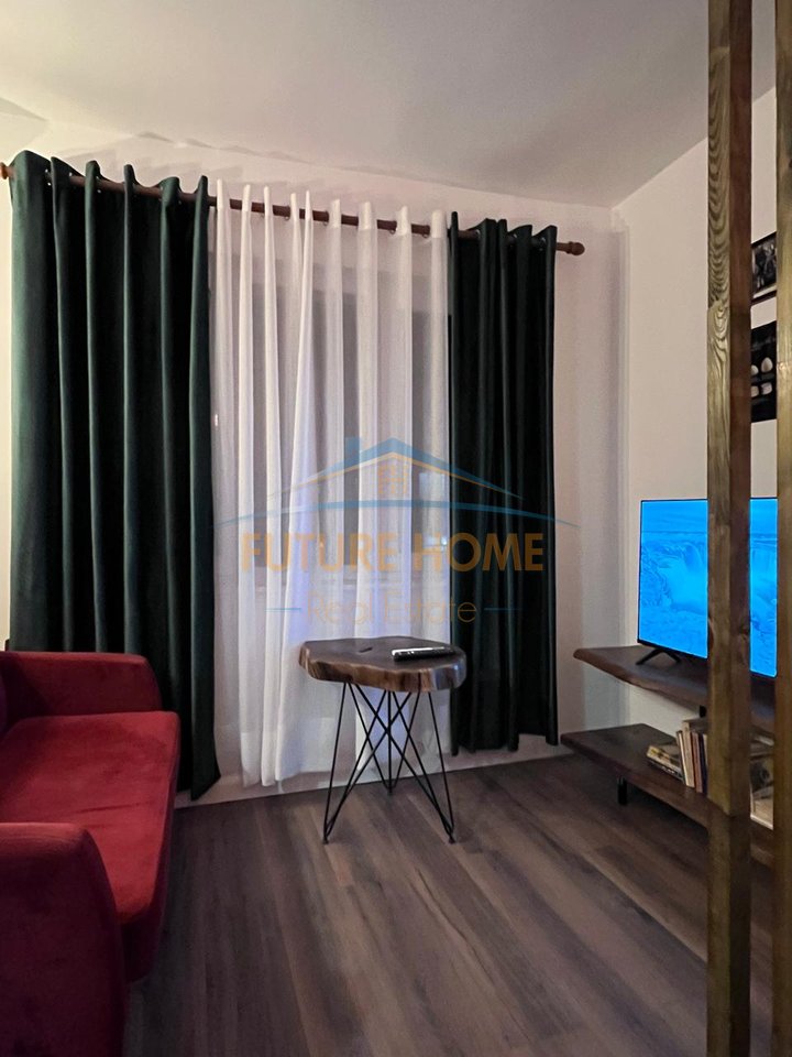 Qira, Garsoniere, 21 Dhjetori