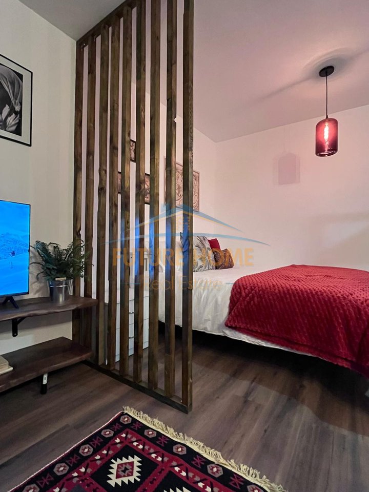 Qira, Garsoniere, 21 Dhjetori