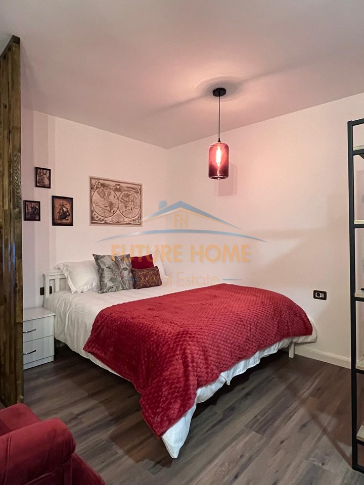 Qira, Garsoniere, 21 Dhjetori