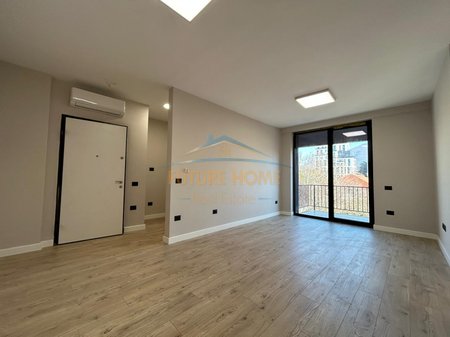 In affitto, appartamento 2+1, via Dervish Hekali, Scuola Rossa, Tirana