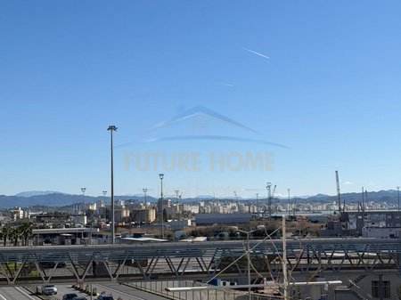 Shitet, Apartament 3+1+2, Rruga e Portit, Durrës