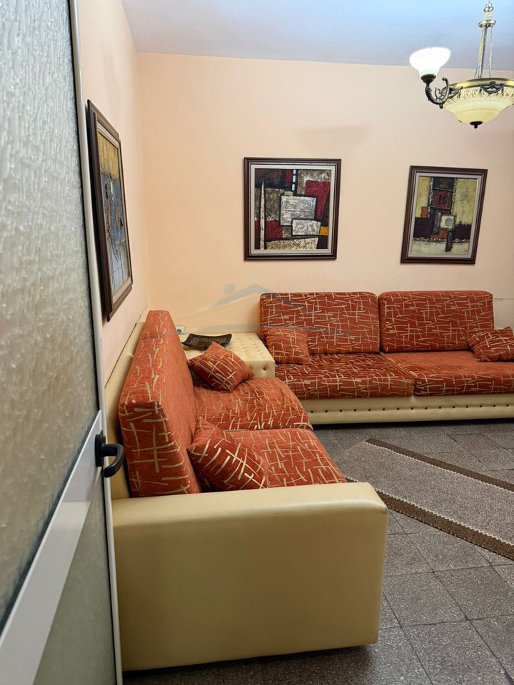 Qera, Apartament 1+1 , Porcelan