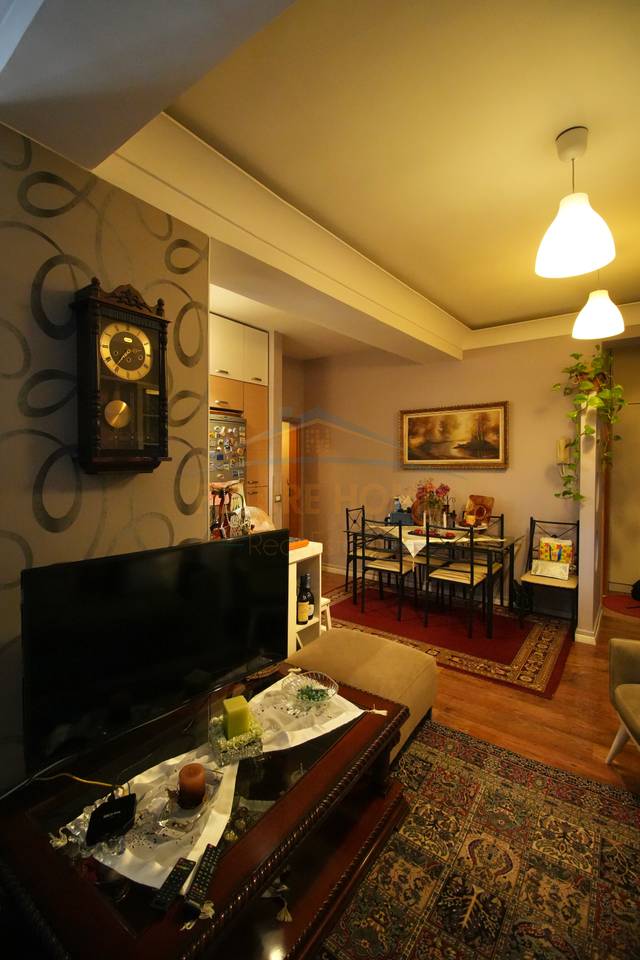 Affitto, appartamento 2+1+2 con 2 posti auto, Comune di Parigi