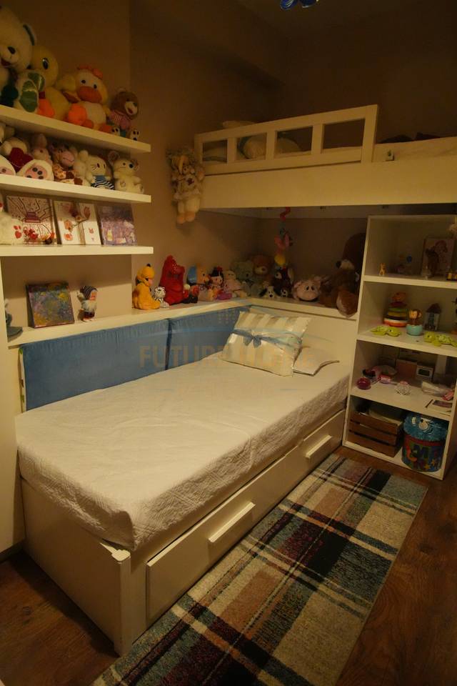 Affitto, appartamento 2+1+2 con 2 posti auto, Comune di Parigi