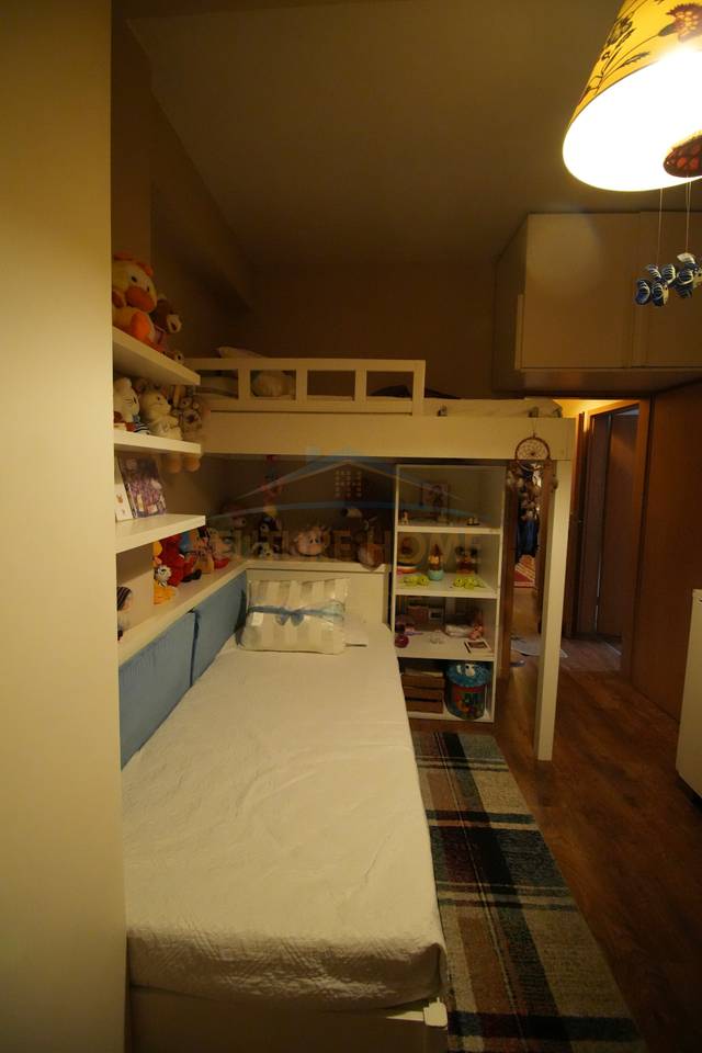 Affitto, appartamento 2+1+2 con 2 posti auto, Comune di Parigi