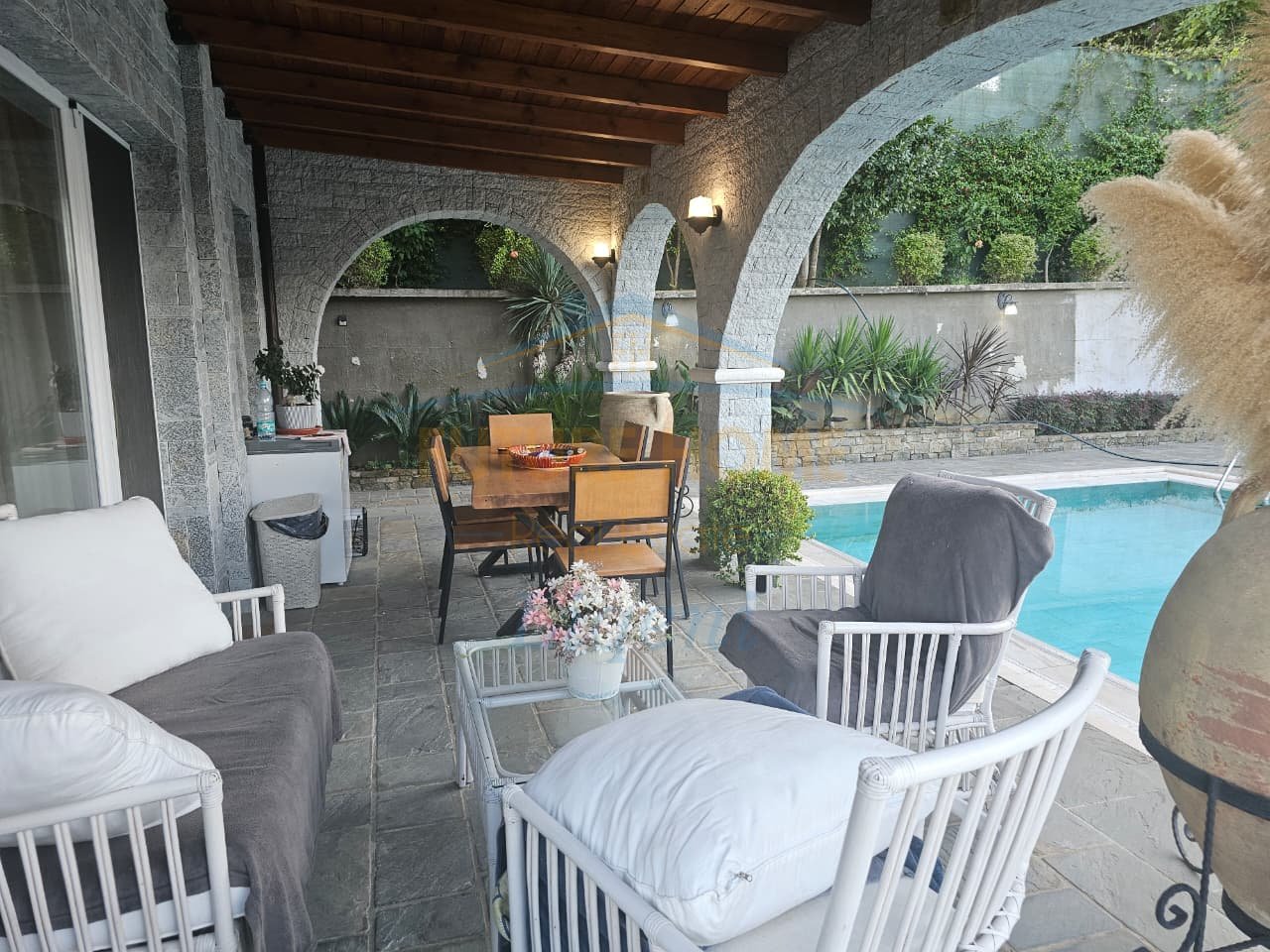 Rent, 3-Storey Villa, Pezë Helmes, Tirana.