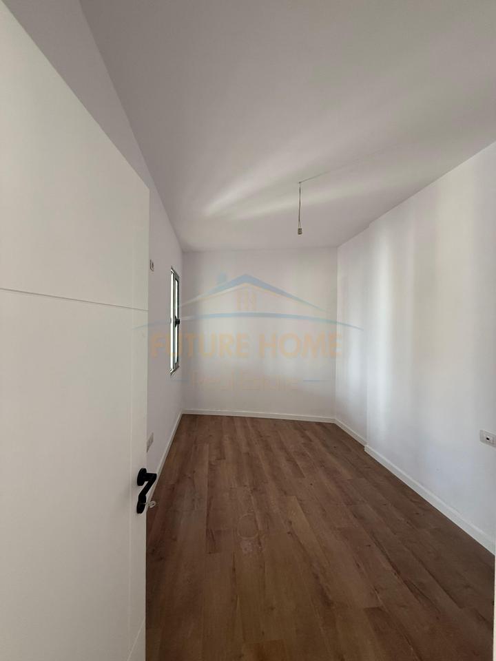 Shitet , Apartament 2+1+Verande,Unaza e re , Tirane