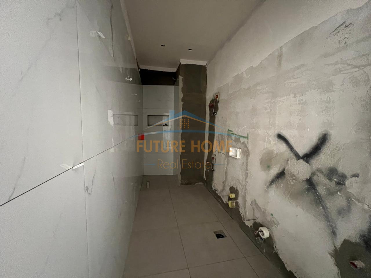 Vendesi in vendita 2+1+2+Posto Auto, Via Jordan Misja, Tirana