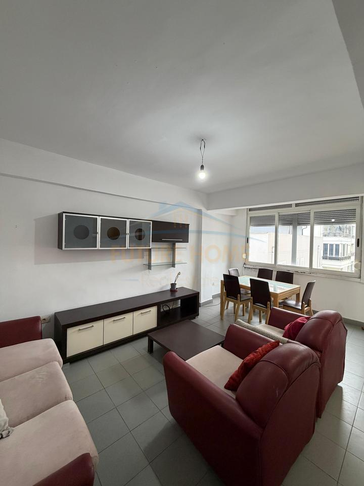 Shitet, Apartament 2+1 prane Ish Rajonit, Durres