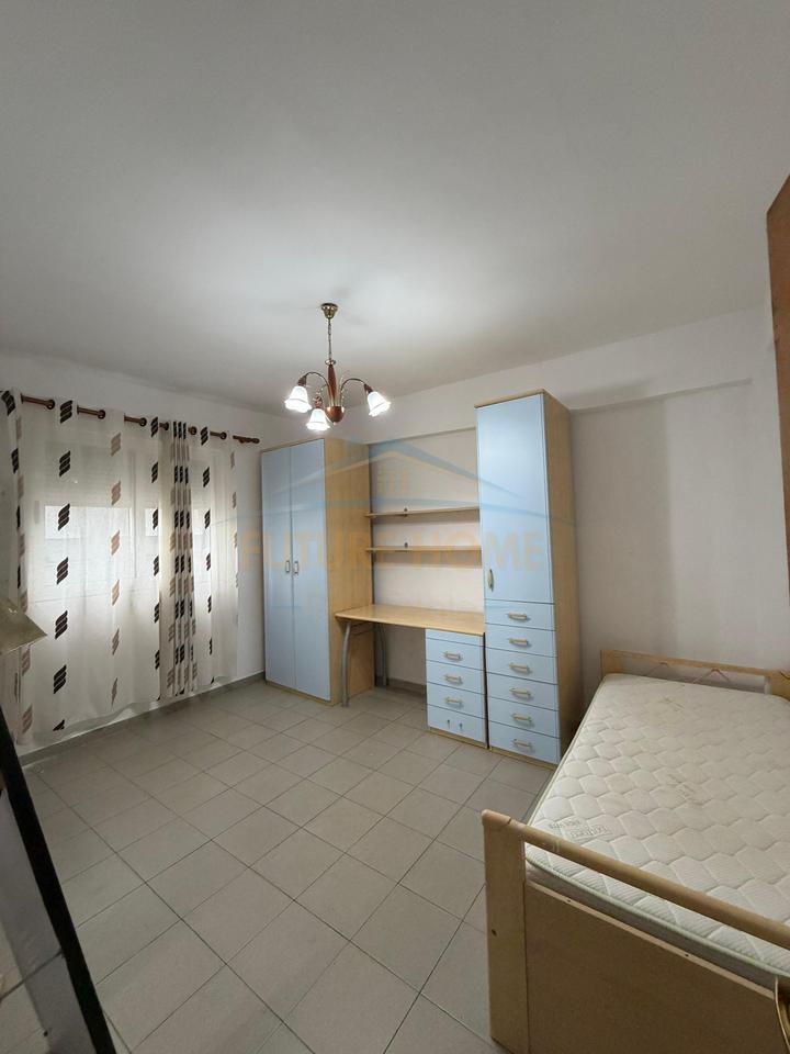 Shitet, Apartament 2+1 prane Ish Rajonit, Durres