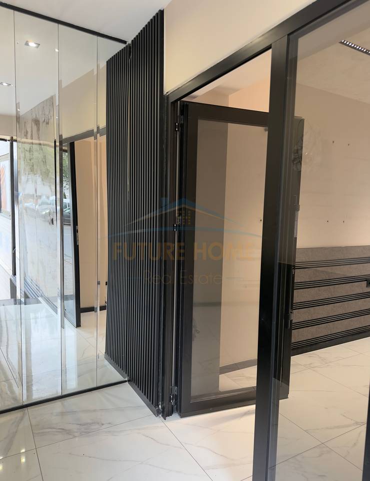 Qera, Ambient Komercial, Rruga e Kosovarëve