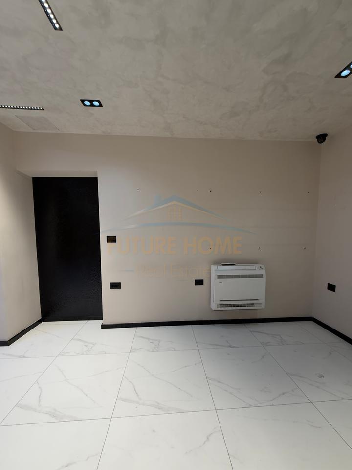 Qera, Ambient Komercial, Rruga e Kosovarëve