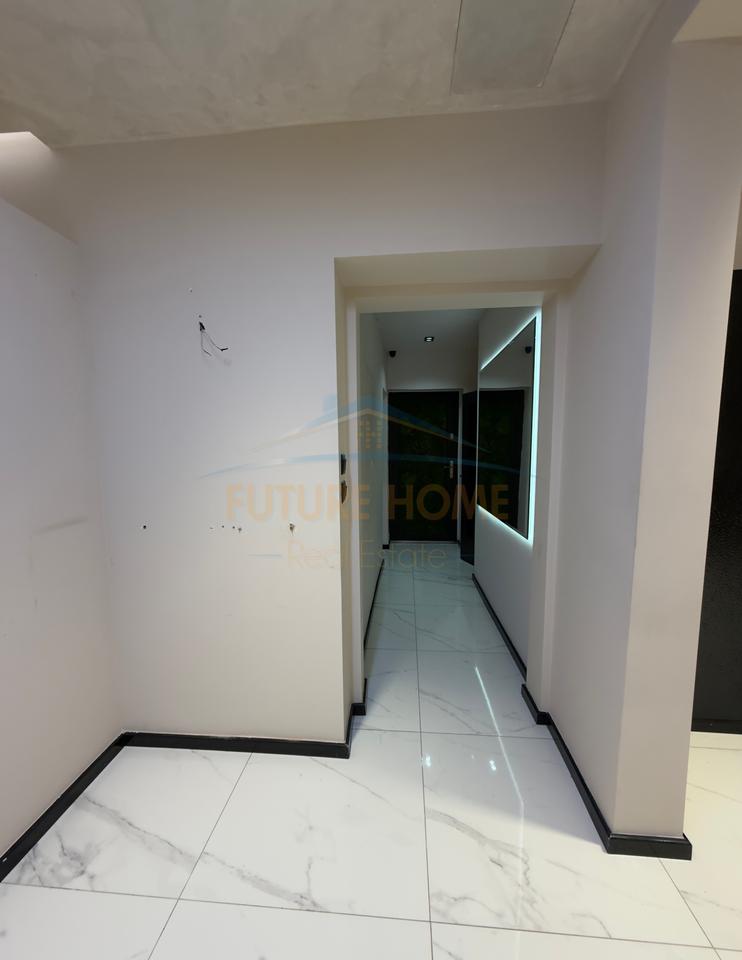 Qera, Ambient Komercial, Rruga e Kosovarëve