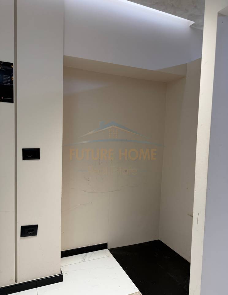 Qera, Ambient Komercial, Rruga e Kosovarëve