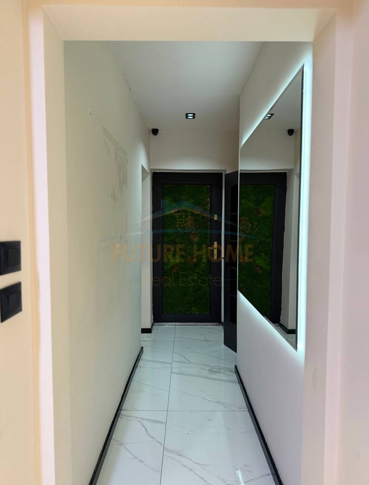 Qera, Ambient Komercial, Rruga e Kosovarëve