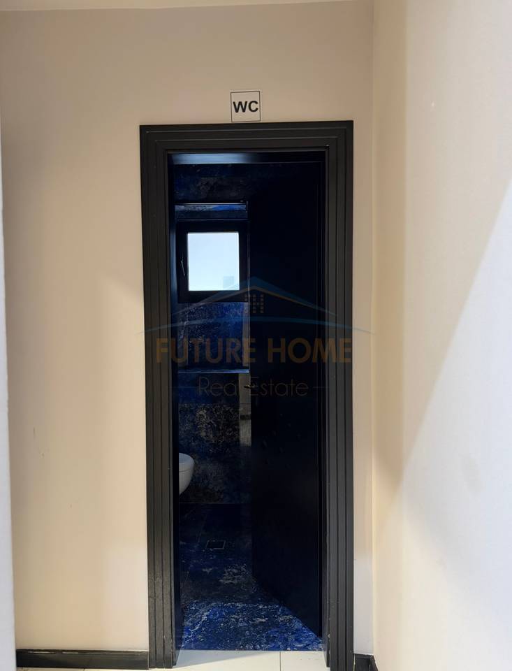 Qera, Ambient Komercial, Rruga e Kosovarëve