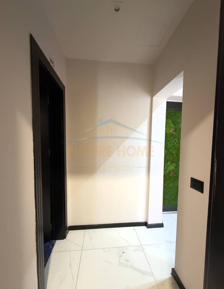 Qera, Ambient Komercial, Rruga e Kosovarëve