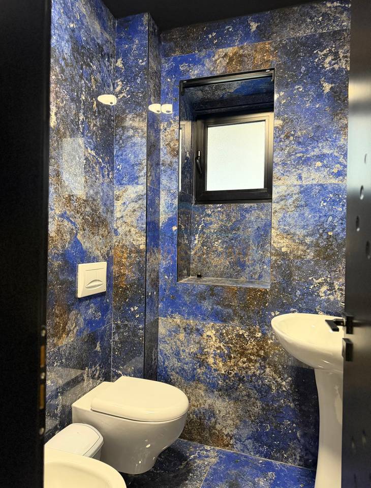 Qera, Ambient Komercial, Rruga e Kosovarëve