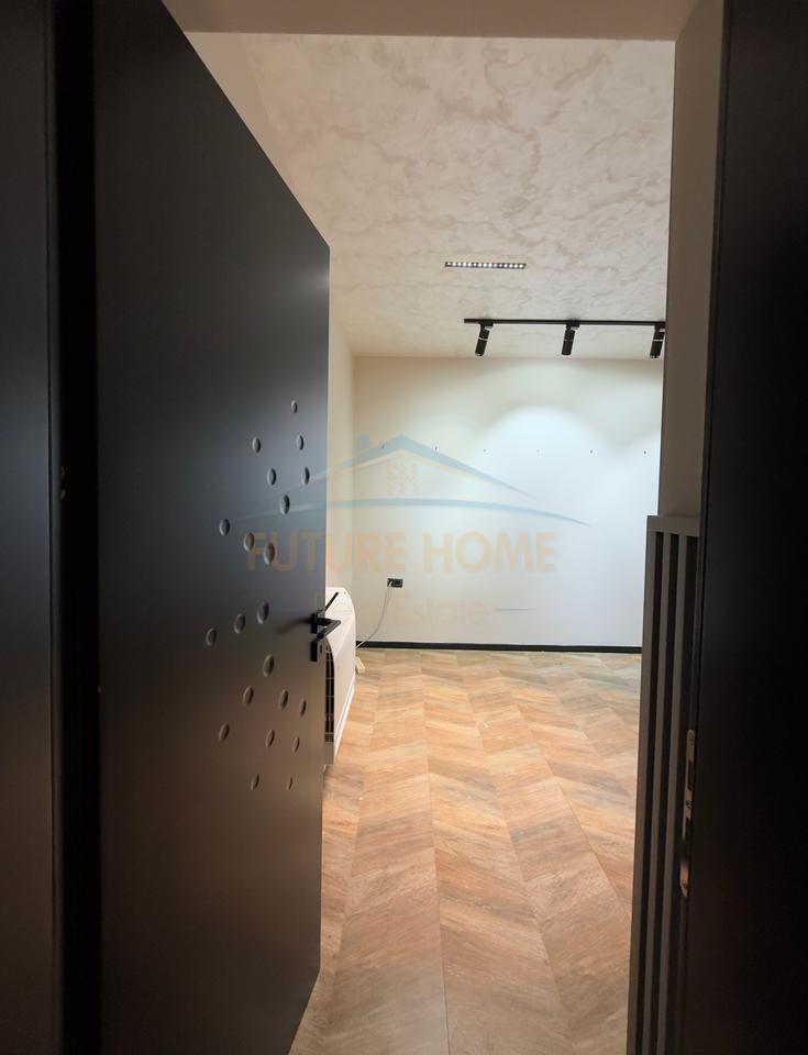 Qera, Ambient Komercial, Rruga e Kosovarëve