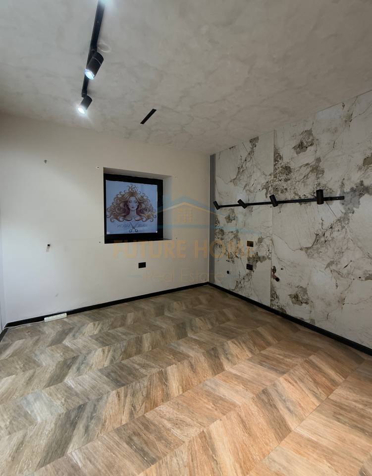 Qera, Ambient Komercial, Rruga e Kosovarëve