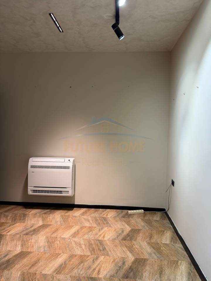 Qera, Ambient Komercial, Rruga e Kosovarëve