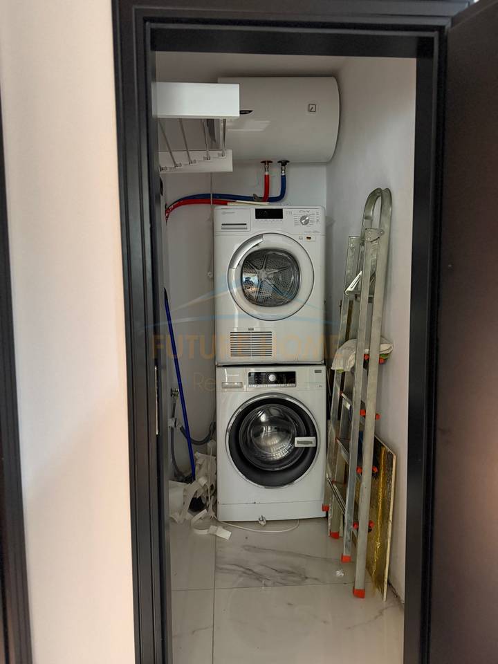 Qera, Ambient Komercial, Rruga e Kosovarëve