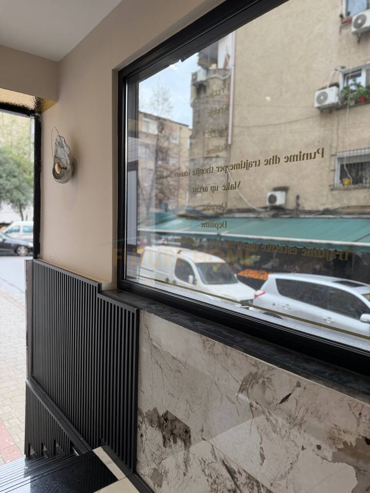 Qera, Ambient Komercial, Rruga e Kosovarëve