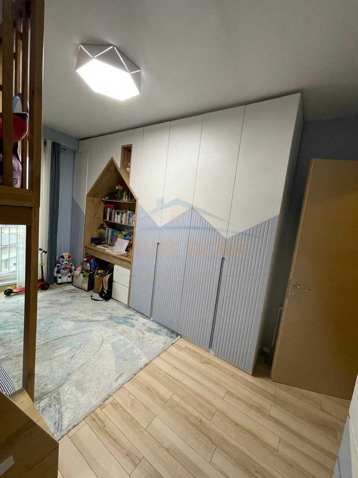 Shitet, Apartament 2+1+2, Qytet Studenti, Tiranë