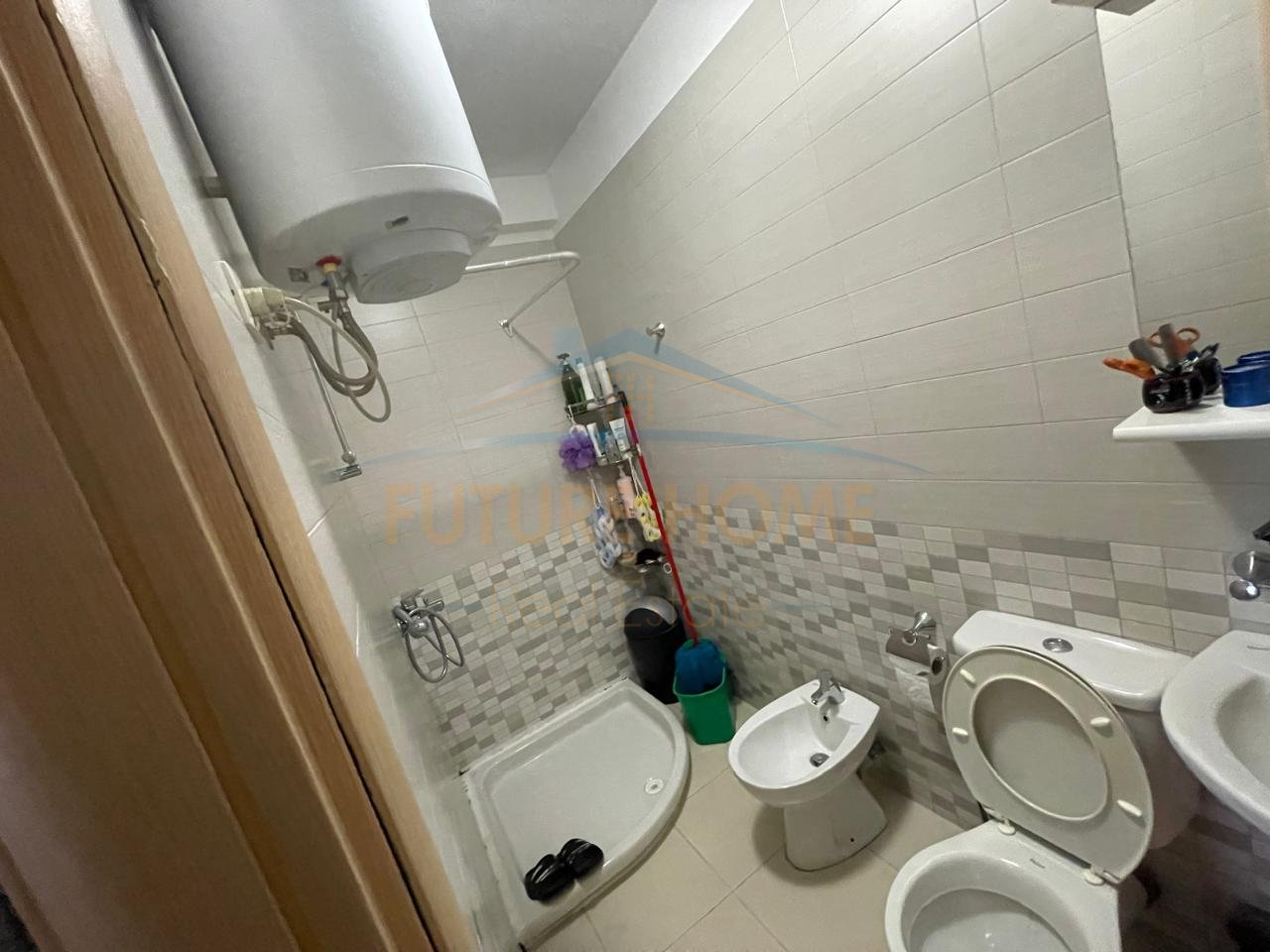 Shitet, Apartament 2+1+2, Qytet Studenti, Tiranë