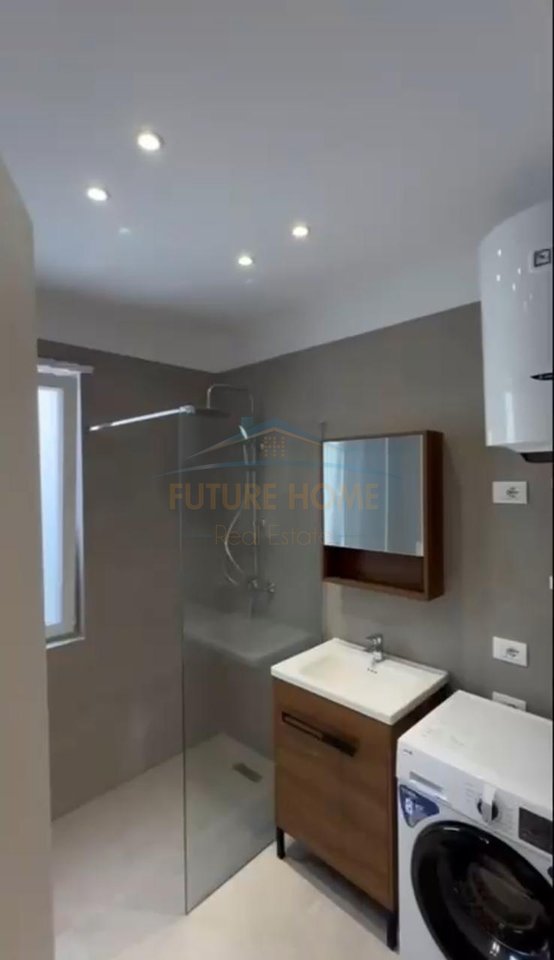 In vendita, Appartamento 2+1, Complesso Univers City, Tirana.