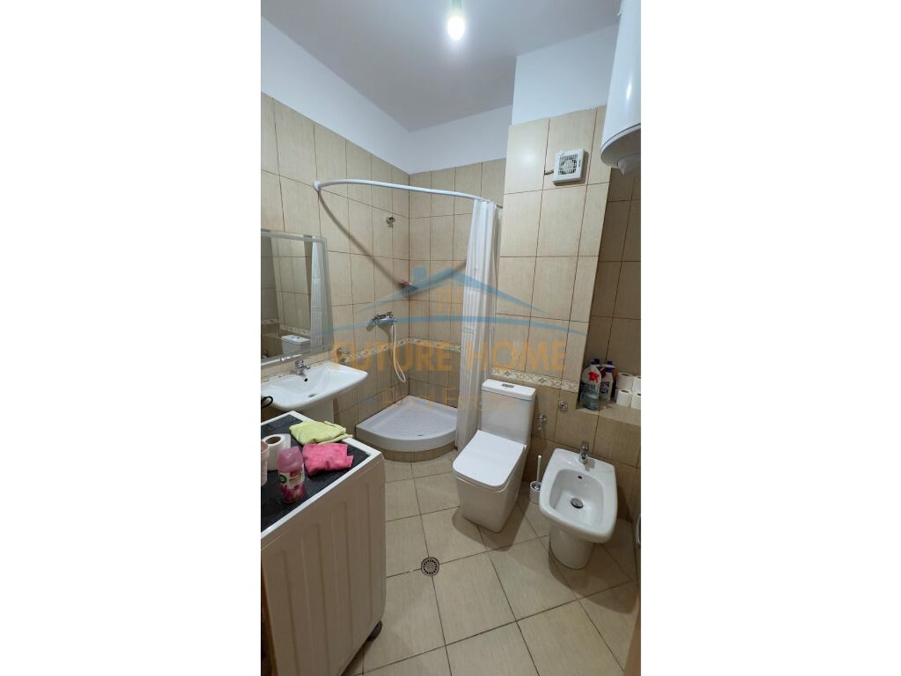 For sale, Apartment 1+1+Parking Post, Barricade Street, Tirana