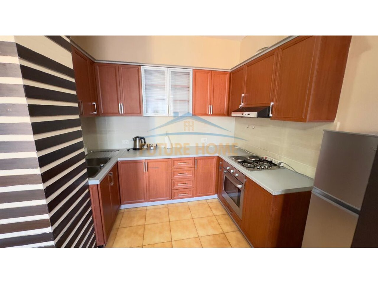 For sale, Apartment 1+1+Parking Post, Barricade Street, Tirana