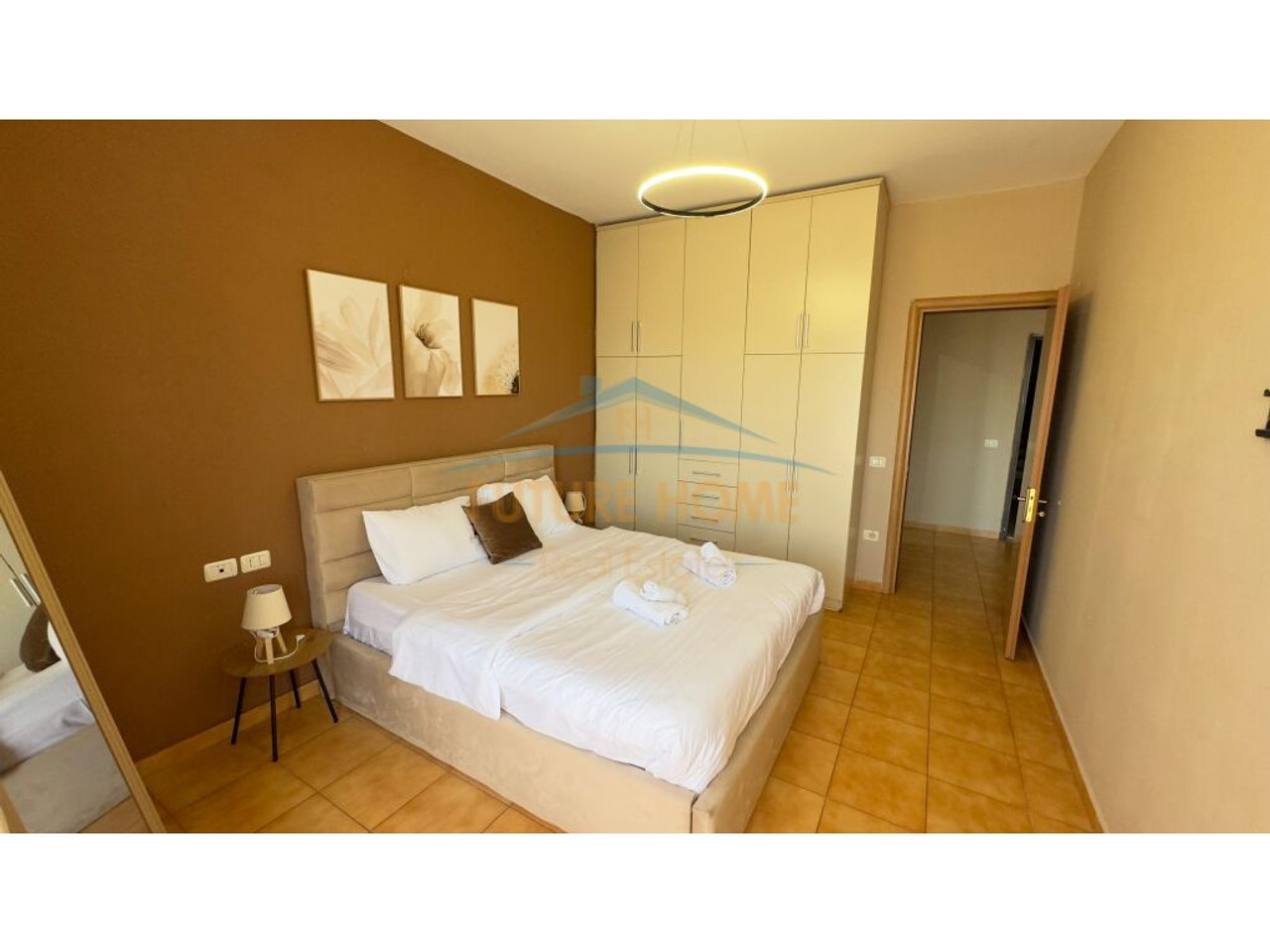 For sale, Apartment 1+1+Parking Post, Barricade Street, Tirana