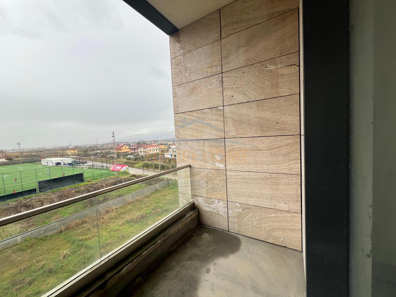 In vendita, locali commerciali, Rinas