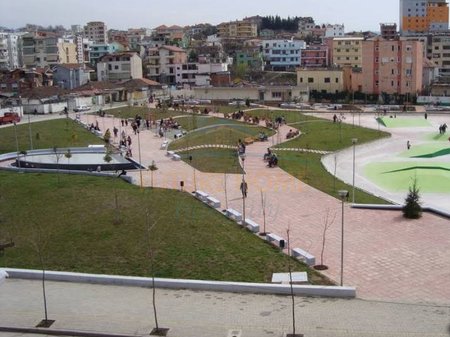 For sale, Apartment 2+1+2+Parking space, Ali Demi, Tirana.