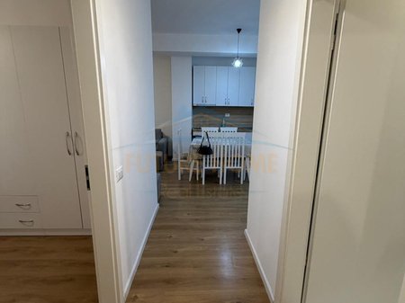 Kiadó, 2+1 szobás lakás, Mangalem komplexum, Tirana.