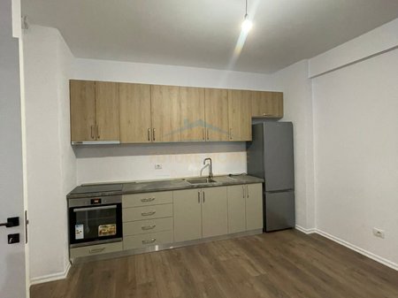 Qira, Apartament 2+1, Rruga 5 Maji, Tirane.