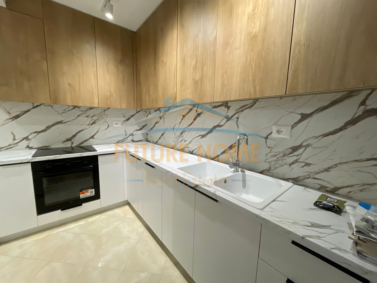 Qira, Apartament 2+1+2, Fusha e Aviacionit