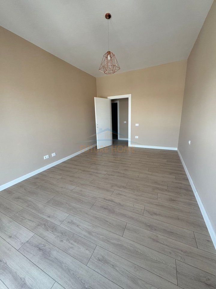 Shitet, Apartament 1+1, Sauk, Porta Tirana e Re, Tiranë.
