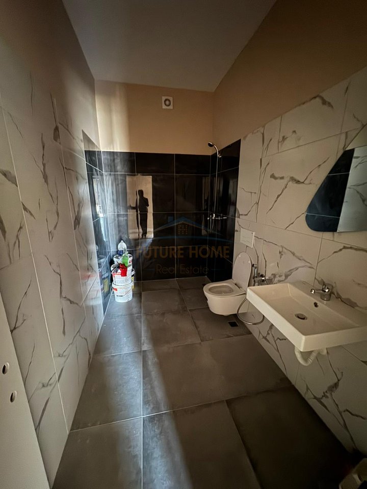 Shitet, Apartament 1+1, Sauk, Porta Tirana e Re, Tiranë.